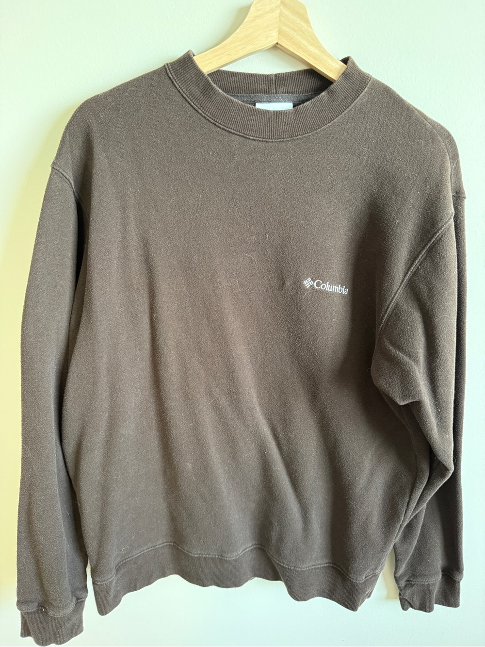 Columbia Men's Dark Brown Crewneck Sweatshirt